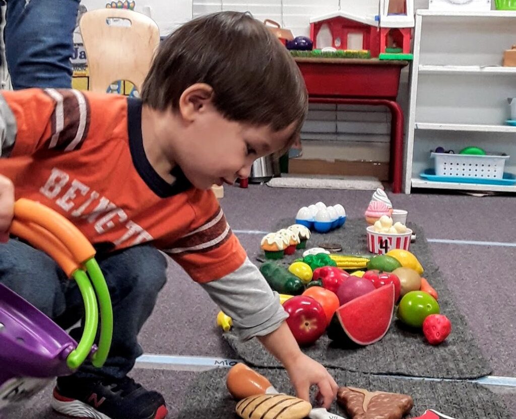 what to look for in a montessori preschool program